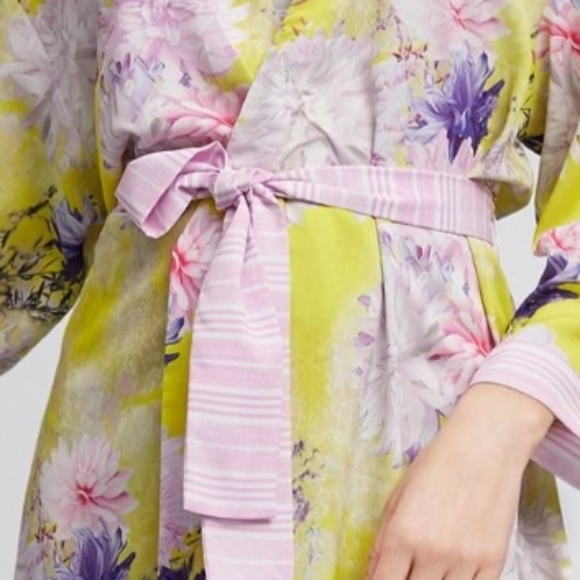 Eloise Elderflower Midi Robe - Picture 2 of 3